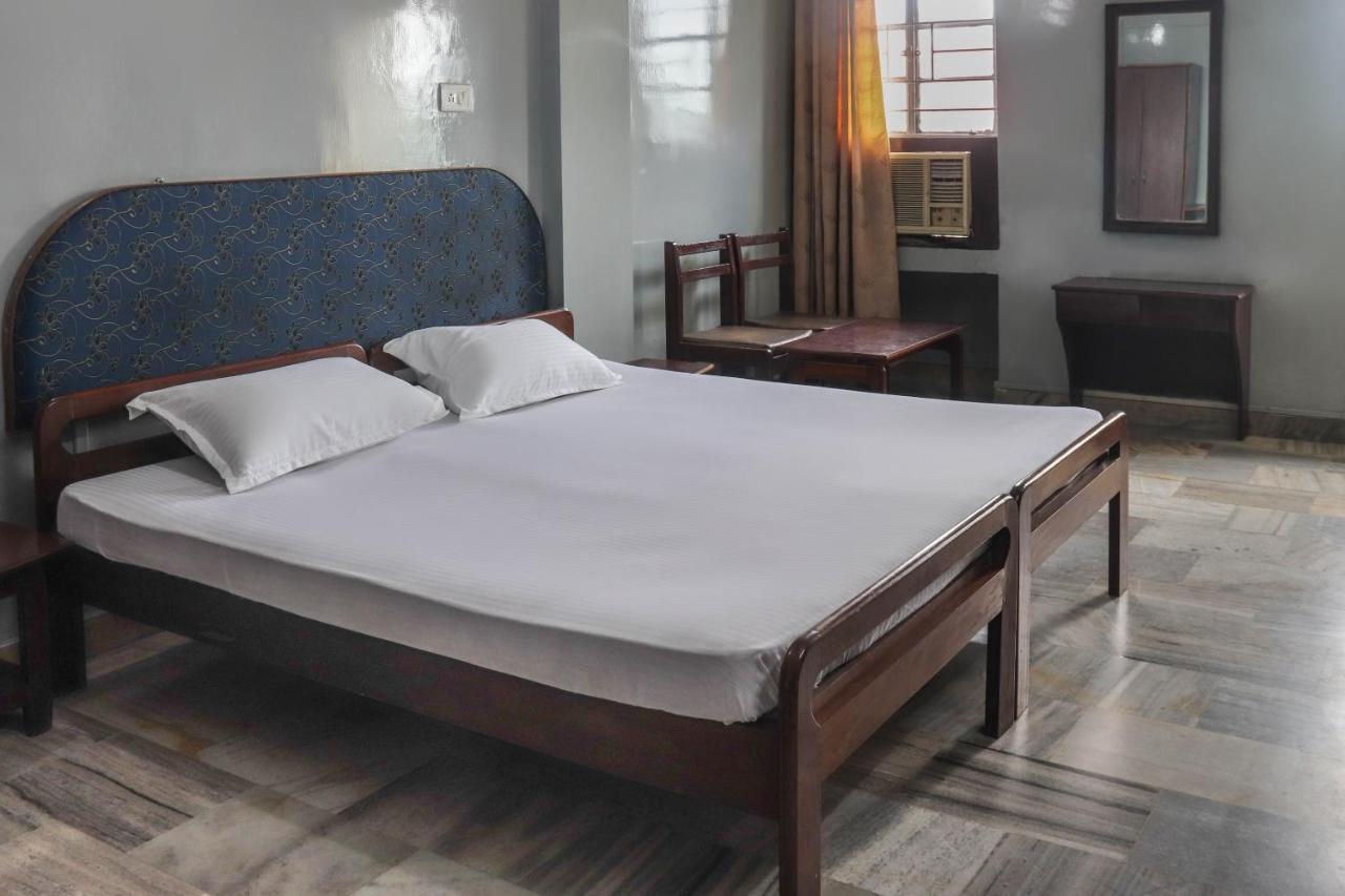 Spot On 49477 Hotel Galaxy Dimapur Exterior photo